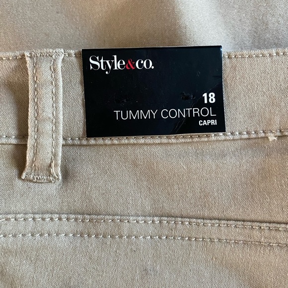 NWT Style & Co Tummy Control Capri Pants. - Picture 3 of 5